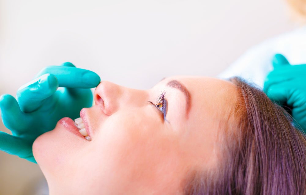 جراحی بینی یا رینوپلاستی توسط فوق تخصص جراحی پلاستیک و زیبایی